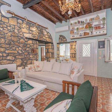 Philoxenia Traditional House Pastida エクステリア 写真