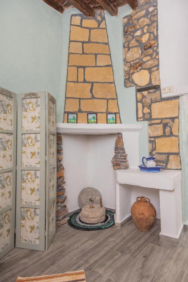 Philoxenia Traditional House Pastida エクステリア 写真