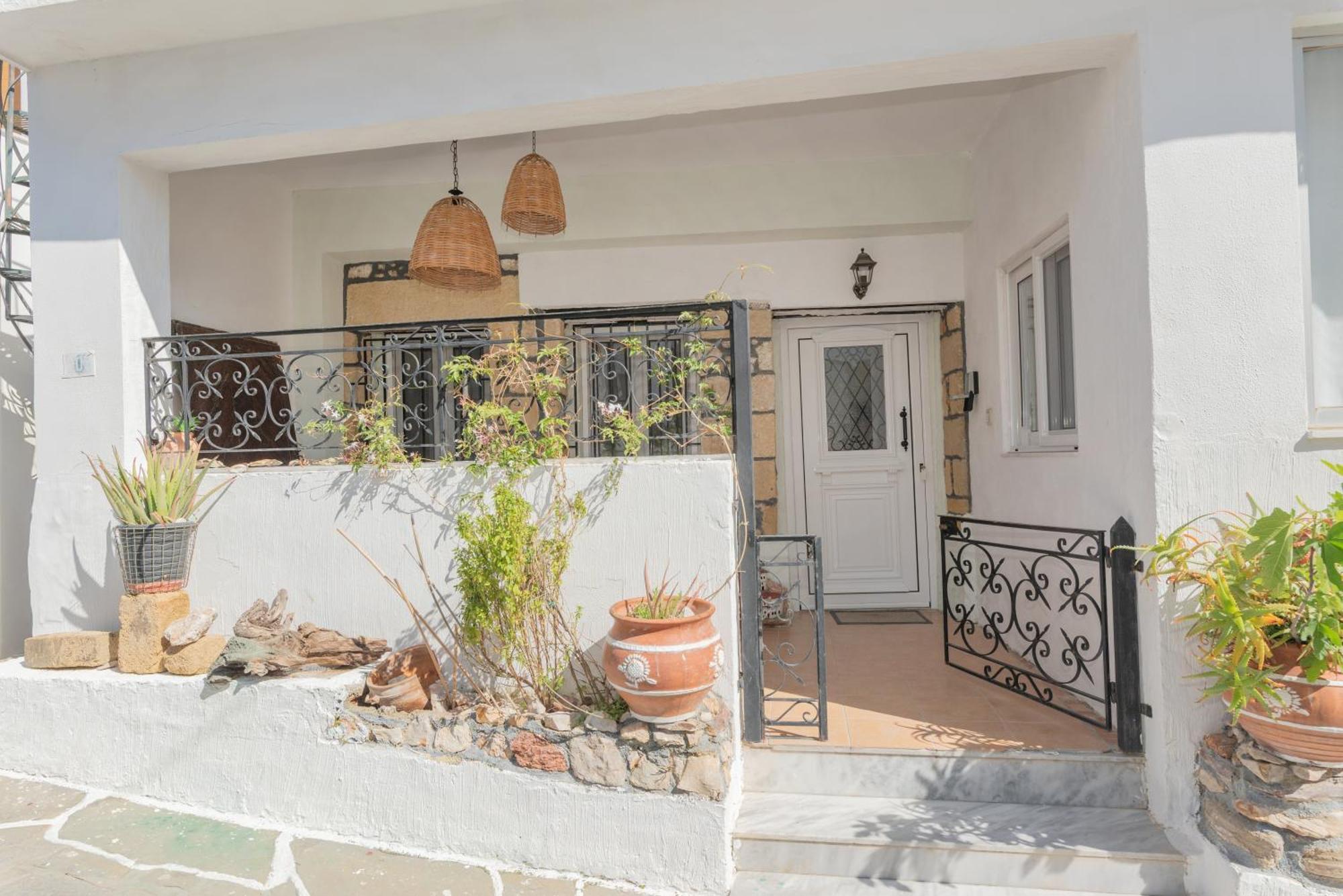 Philoxenia Traditional House Pastida エクステリア 写真