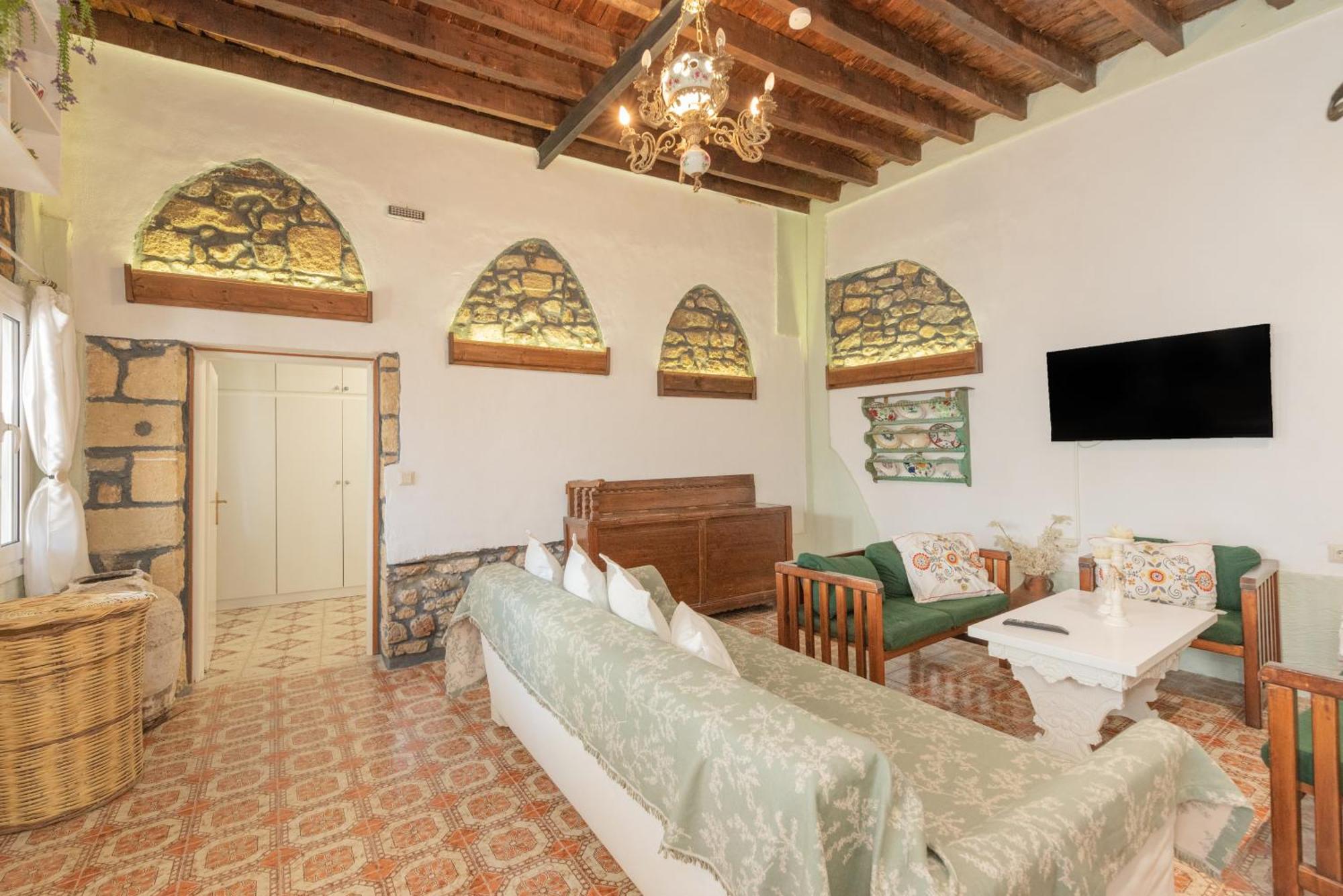 Philoxenia Traditional House Pastida エクステリア 写真